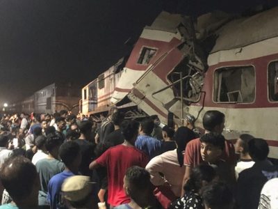 Mueren 3 personas y 40 resultan heridas en choque de trenes en el delta del Nilo, Egipto (Video)