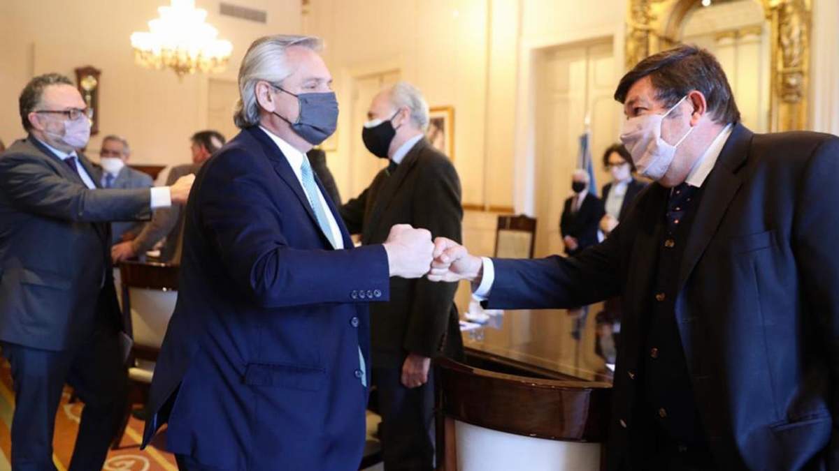 Alberto Fernández y el ministro de Industria, Matías Kulfas, con integrantes del sector de producción de la carne. Fuente: (Twitter)