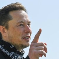 Elon Musk cree que sería "interesante" un servicio de correo electrónico de X