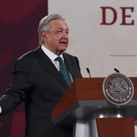 “Se alborotan los zopilotes”, dijo AMLO sobre las descalificaciones por la tragedia en la Línea 3