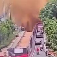 Cae “lluvia de heces fecales” tras la explosión de una tubería en una avenida (Video)