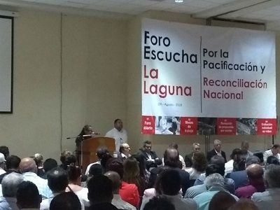 Ahora en Torreón, víctimas de violencia rechazan el "olvido no, perdón sí" de López Obrador