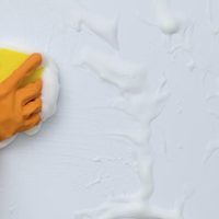 Los trucos de la abuela que te ayudarán a eliminar manchas en las paredes sin dañar la pintura