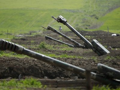 Segundo día de brutales combates entre Armenia y Azerbaiyán: 68 fallecidos
