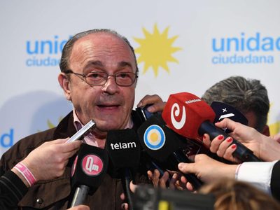 Moreau le advirtió a la oposición los riesgos de no apoyar el reperfilamiento de la deuda