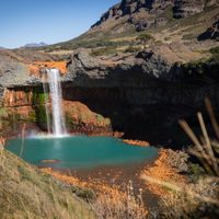 Salto del Agrio: captaron a turistas nadando en zona prohibida dentro del área protegida