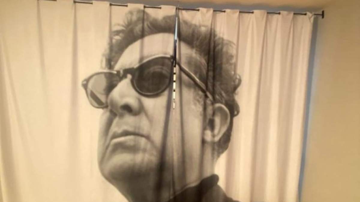 La revolución se bajó del caballo y el caballo del muro, exposición