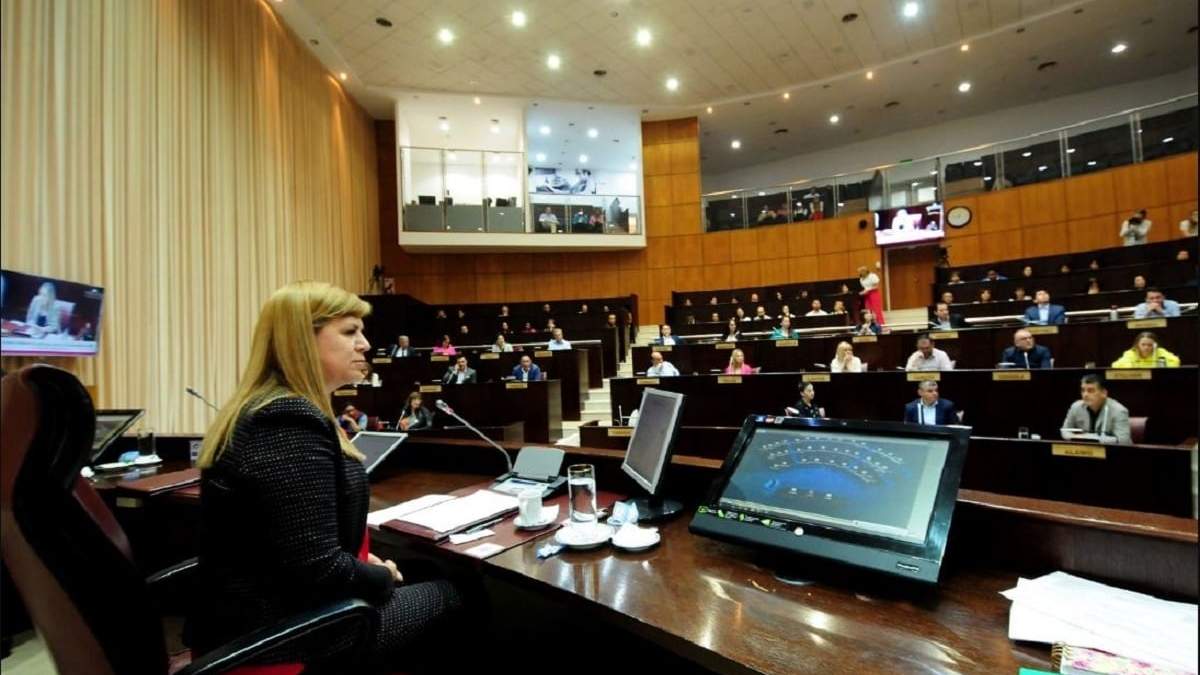Sesión por la derogación de la jubilación de privilegio. Fuente: (Facebook)