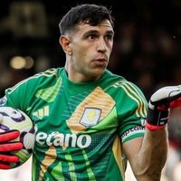 ¿Se queda?: el Aston Villa no ha recibido una oferta satisfactoria por el Dibu Martínez