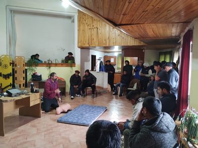 Realizaron un curso de primeros auxilios para corredores del Parque Nacional Lanín