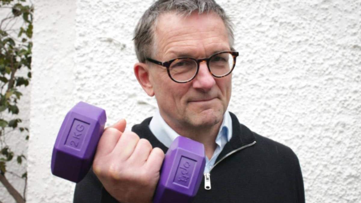 El presentador británico de televisión Michael Mosley