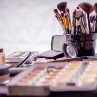 Olvidate del negro: el truco de maquillaje que te ayuda a abrir la mirada y lograr ojos más grandes y expresivos