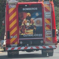 Incendio en ruta 22: un camión con fardos de pasto se prendió fuego entre Cutral Co y Zapala