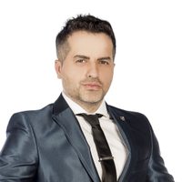 "Almorzando sin Mirtha Legrand": de punta en blanco, Ángel De Brito habló de todo con Juana