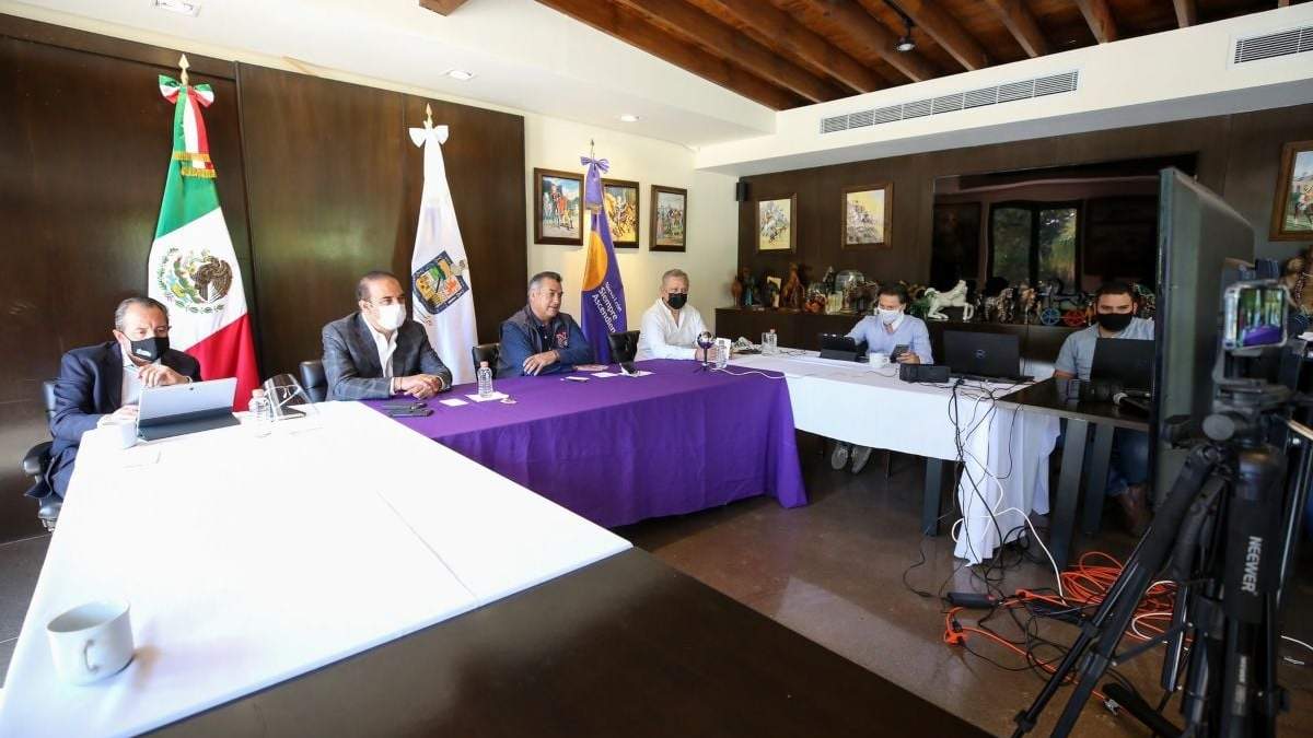Conferencia del gobernador de Nuevo León con alcaldes