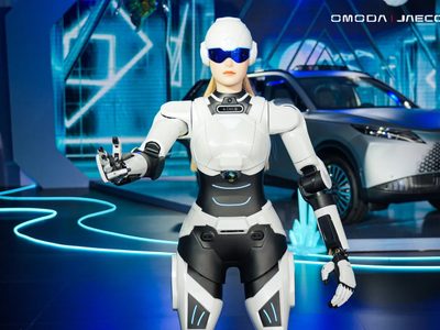 Robots humanoides ya realizan tareas propias de los empleados de comercio