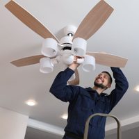 Conocé el truco que se hizo viral para limpiar tu ventilador de techo y sin gastar ni un peso