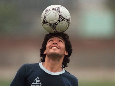 De Viedma y para Maradona: conmovedora poesía para el Diez