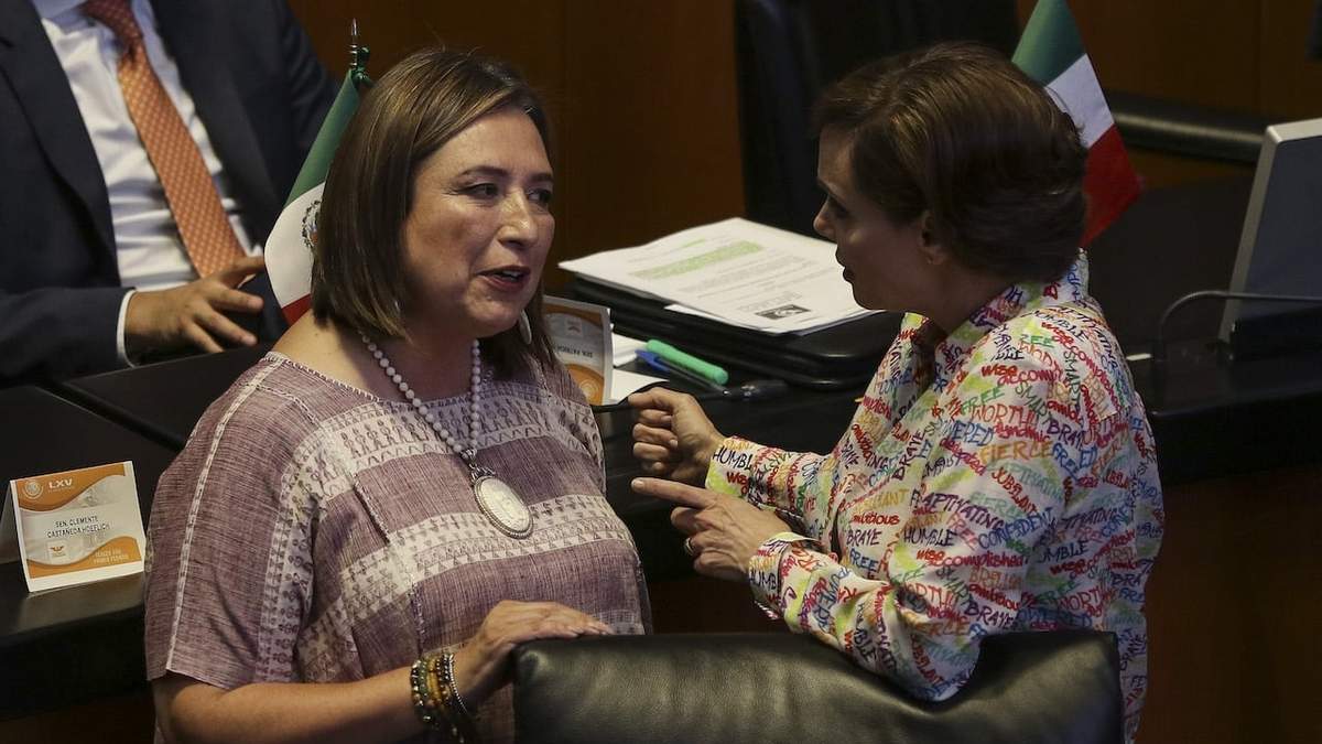 Xóchitl Gálvez y Lilly Téllez en la sesión del Senado del 6 de septiembre
