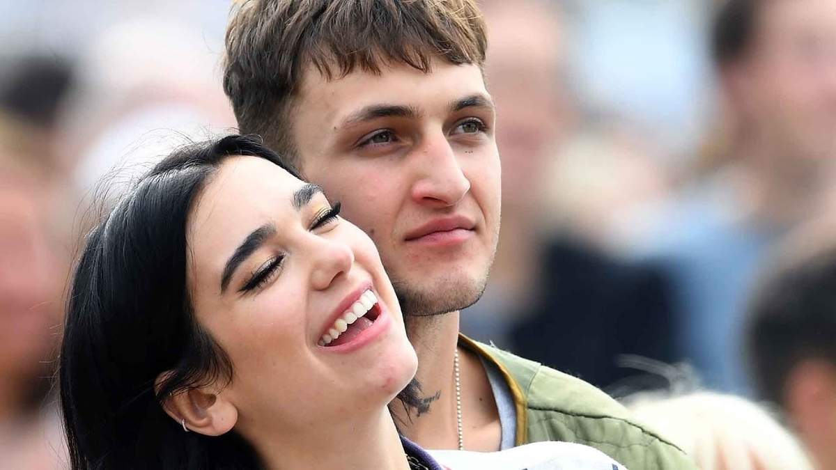 Dua Lipa y Anwar Hadid. Fuente: (Instagram).