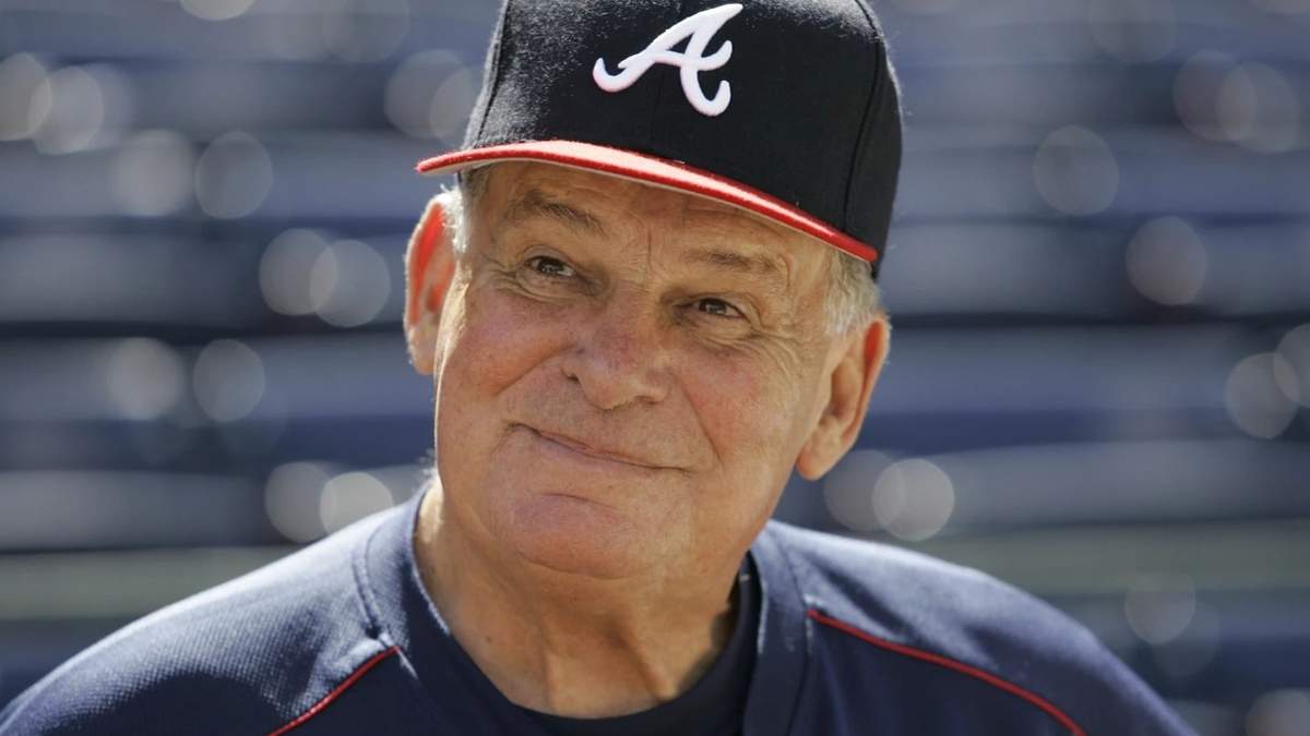 Bobby Cox, mánager de los Bravos que ganaron la Serie Mundial de 1995, fallece a los 84 años