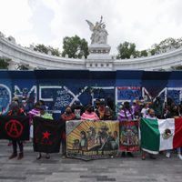 Gobierno de Oaxaca debe atender a triquis que se plantaron en avenida Juárez: Batres