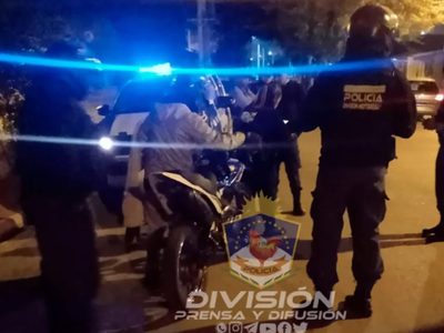 La Policía logró detener a dos personas que estaban prófugas de la justicia