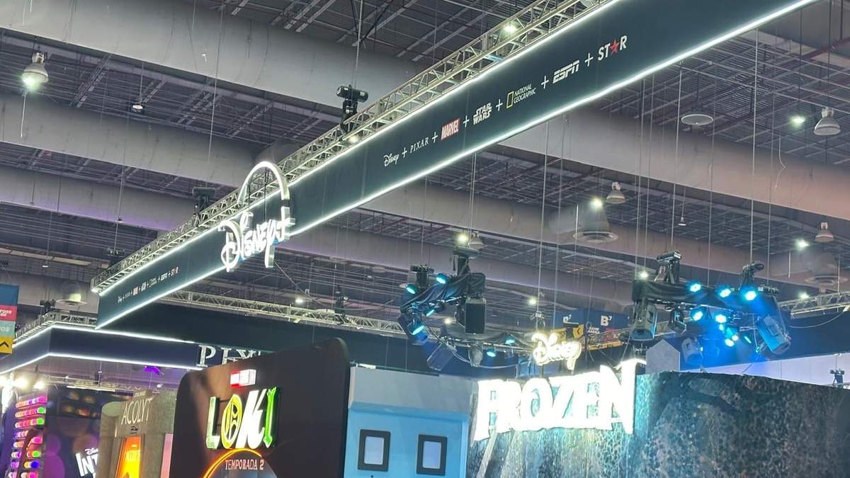 Stand de Disney + Plus en la Comic Culture Experience México