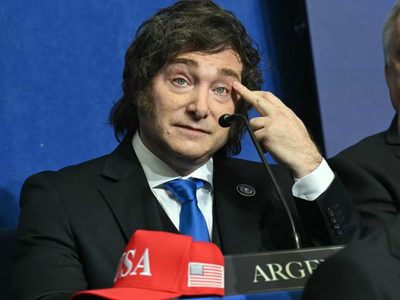 Javier Milei mueve fichas en el Gobierno para descomprimir la interna entre Menem y Caputo