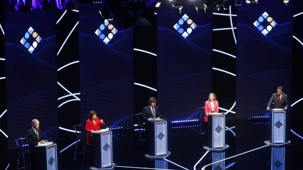 Los aspirantes a la presidencia debaten en Buenos Aires, Argentina
