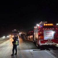 Una persona murió tras chocar dos camiones y una camioneta que trasportaba petroleros