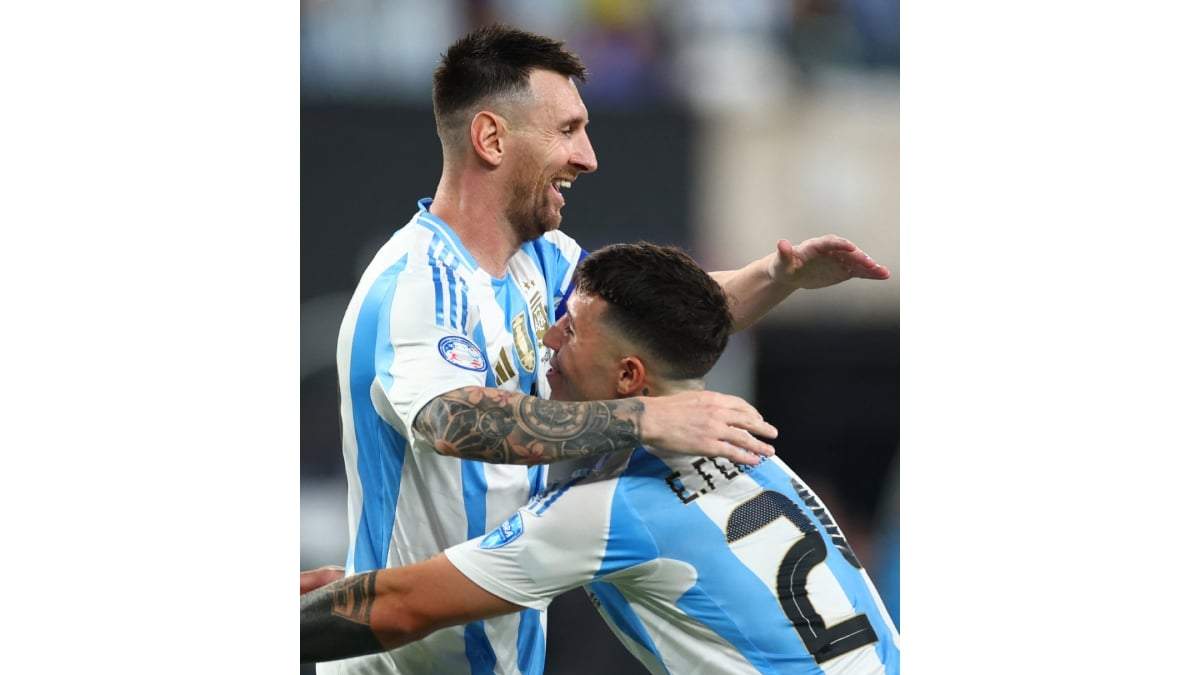 Messi anota gol