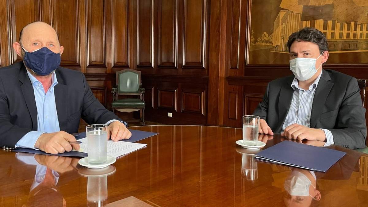 El gobernador Gildo Insfrán y el subsecretario Federico Basualdo. Fuente: (Twitter)