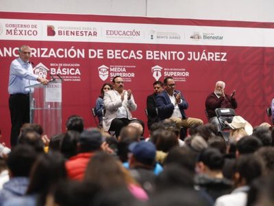 Adán Augusto responsabiliza a Felipe Calderón de la masacre en Villas de Salvárcar