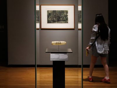 La insólita estampa que encontraron en un preservativo de 200 años de antigüedad