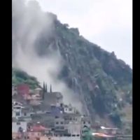 Captan en video un deslave en cerro de Ecatepec, en Edomex