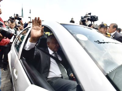 A puerta cerrada, AMLO se reúne con su futuro gabinete