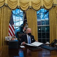 Biden firma órdenes ejecutivas y reintegra a EU al Acuerdo de París sobre cambio climático