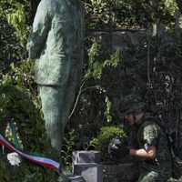 Honores a Valentín Campa