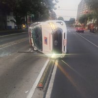 Funcionario de la SGIRPC atropella a dos motociclistas en avenida Cuauhtémoc