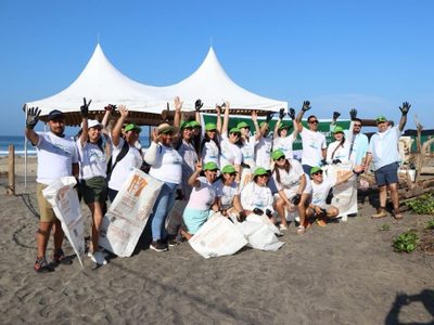 Unen esfuerzos por las playas de México