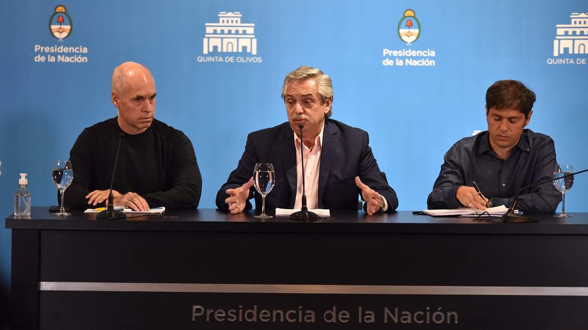 Conferencia de prensa por el coronavirus. Fuente: (Twitter)