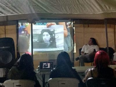 Con velada en caseta telefónica exigen justicia a dos años del feminicidio de Lesvy Berlín