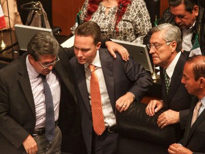 Reviran la mayoría de senadores de Morena y PRI y conceden licencia a Velasco para regresar a Chiapas