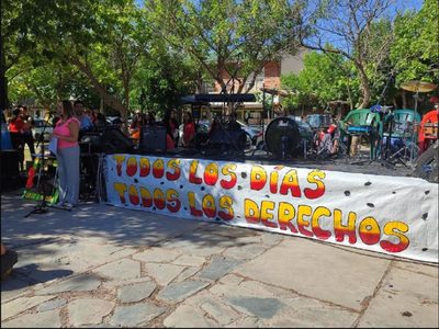 Instituciones de Centenario realizaron una nueva marcha por los derechos del niño