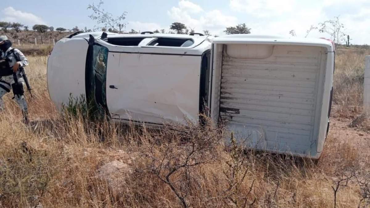 Camioneta en la que viajaban los policías agredidos