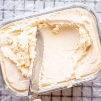 Queso untable vegano: más saludable y fácil de hacer para untar tus tostadas