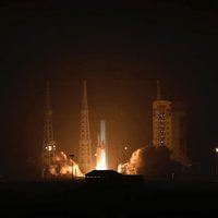 Irán lanza tres satélites al espacio en un clima de tensión en Oriente Medio