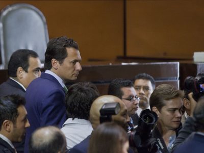 Gilda, hermana de Emilio Lozoya, impugna negativa de amparo contra orden de aprehensión