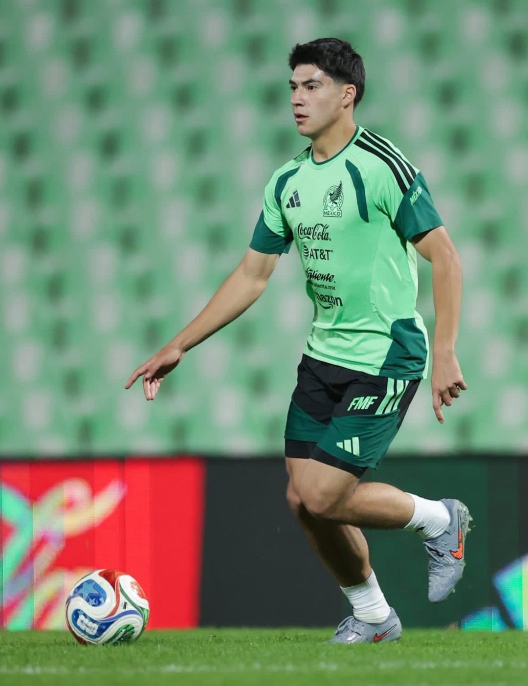 Obed Vargas,   de Estados Unidos a México.